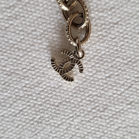 Chanel 2023 Cruise multicolored Gold bracelet NIB - Picture 5 of 9